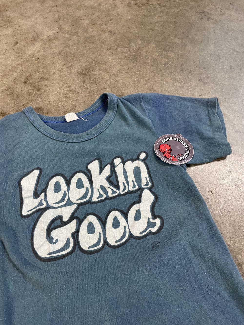 Vintage Faded 70s "Lookin' Good" distressed Tee XS 14x21